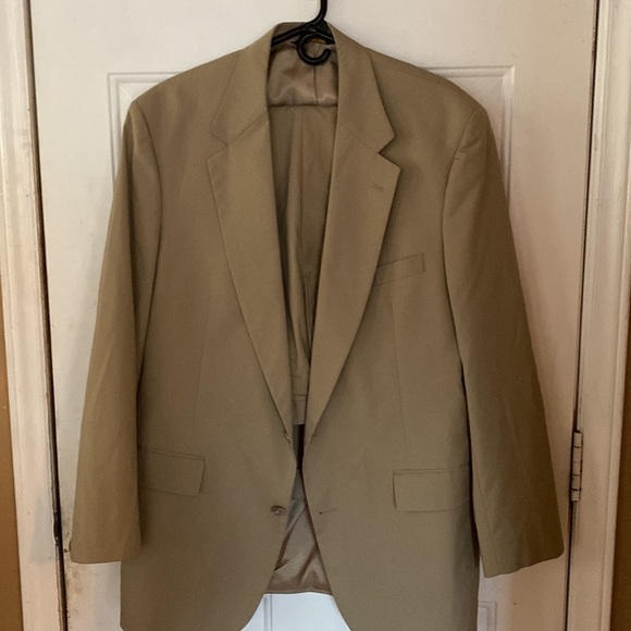 Brooks brothers suit - Picture 3 of 9